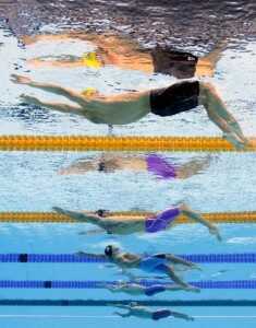 RIO DE JANEIRO, BRAZIL - AUGUST 07: (From top) Mitchell Larkin of Australia, Camille Lacourt of France, David Plummer of the United States, Robert Glinta of Romania and Guilherme Guido of Brazil compete in the second Semifinal of the Men's 100m Backstroke on Day 2 of the Rio 2016 Olympic Games at the Olympic Aquatics Stadium on August 7, 2016 in Rio de Janeiro, Brazil. (Photo by Adam Pretty/Getty Images)