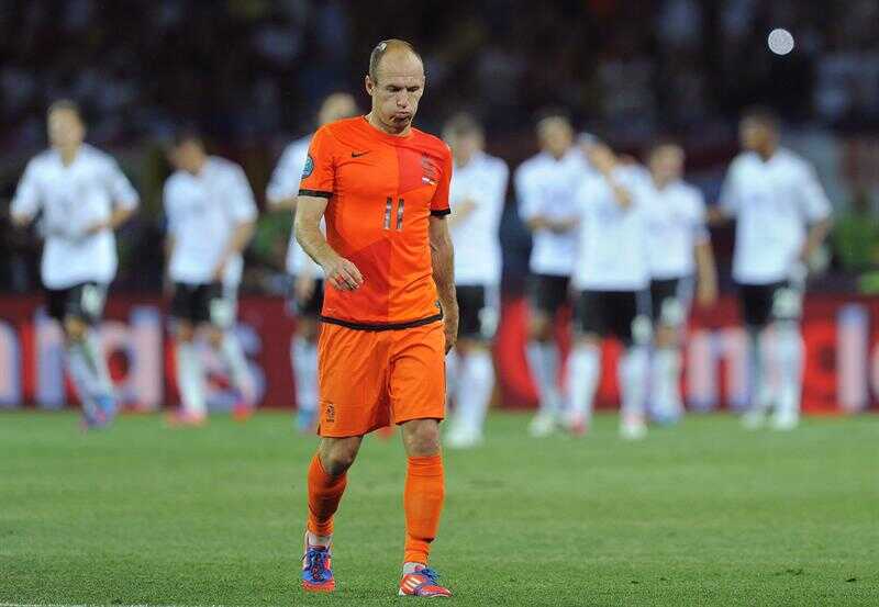 Arjen Robben será baja por lesión cerca de un mes