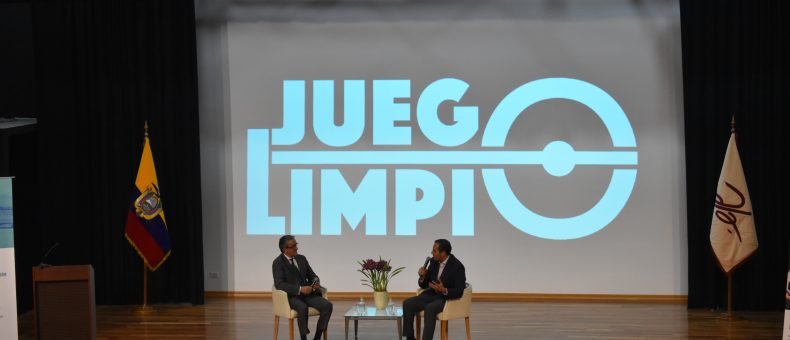 Juan Carlos Holguín presentó su libro «Juego Limpio»
