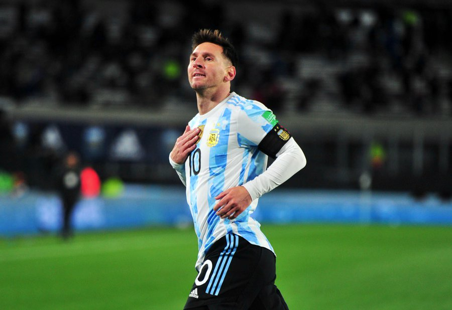 Noche mágica de Messi, hat trick ante Bolivia