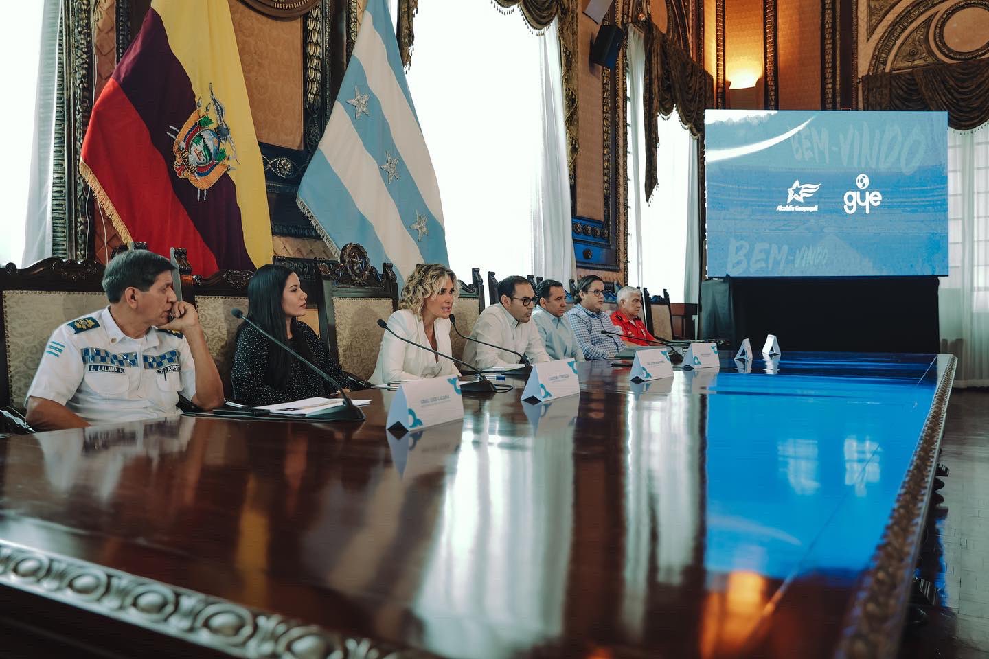 “Embajada del Hincha” de la Libertadores llega a Guayaquil