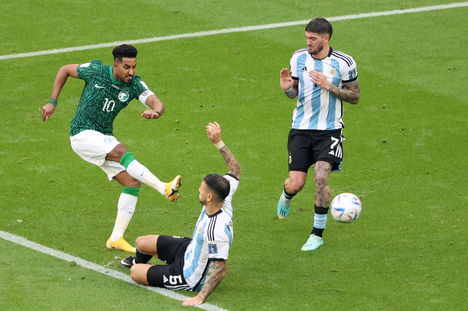 Lionel Messi y Argentina no pudieron contra el muro de Arabia Saudita